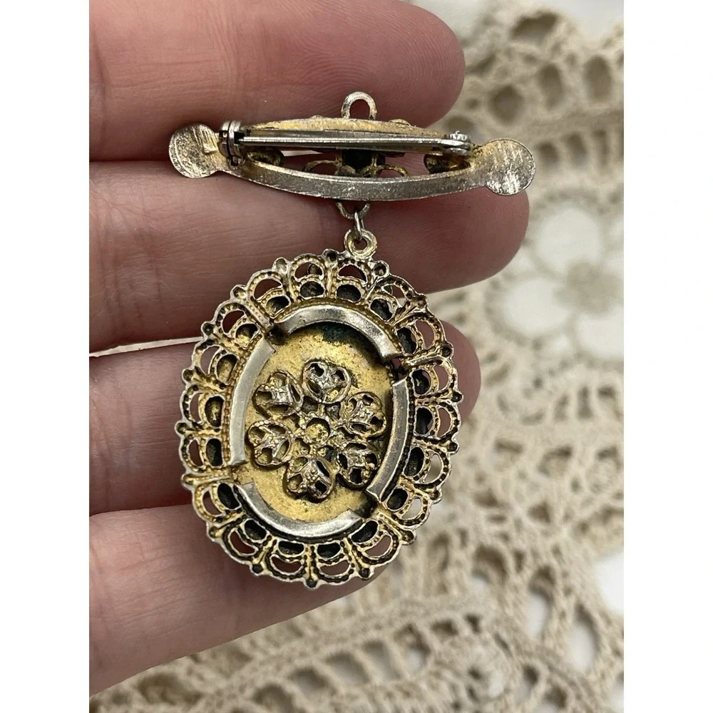 VINTAGE ESTATE VICTORIAN STYLE BRASS BLACK RESIN CAMEO PORTRAIT BROOCH‎ BAR